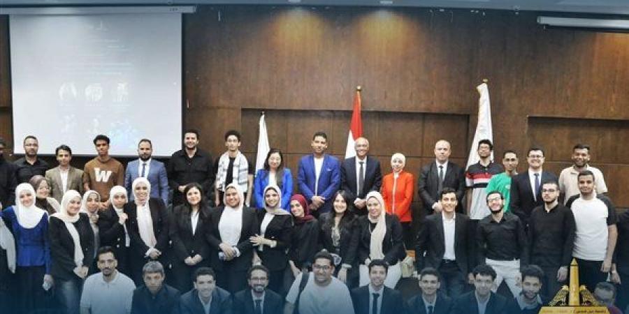 تجارة عين شمس تتوج مشروعات طلابية رائدة في ملتقى "الإبداع والتكنولوجيا"