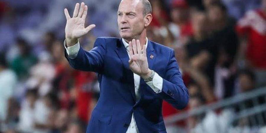 شوبير: الحل الودي الأقرب لإنهاء علاقة توروب مع الأهلي
