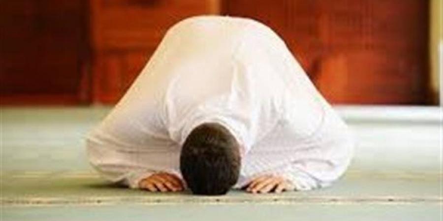 ما حكم صلاة سنة الظهر القبلية قبل أذان الظهر أو قبل انتهاء الأذان؟