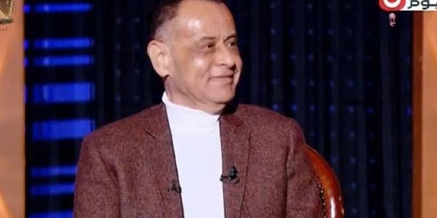 محمد غنيم يشيد بأشرف زكي رغم قرار وقفه: قامة علمية وفنية كبيرة