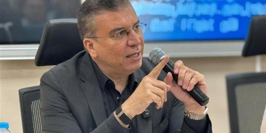لماذا هجر جيل Z التليفزيون؟.. عمرو الليثي يجيب