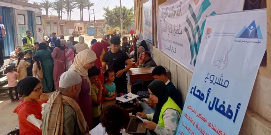 قوافل طبية متخصصة تجوب قرى شبراخيت وإيتاي البارود بالمجان