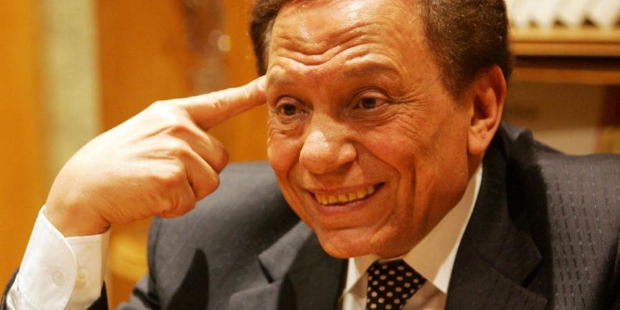 حطو صورته على الجنيه.. نجل عادل إمام يرد على شائعة سداد والده لديون مصر