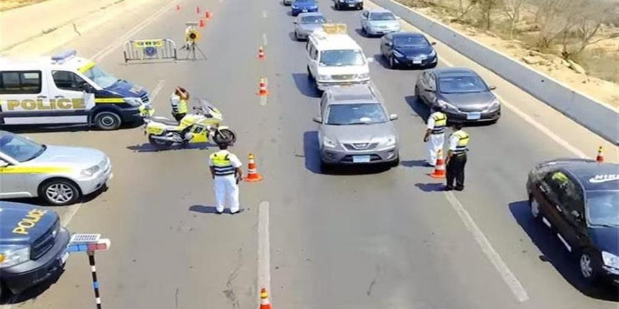 حملات مرورية مكثفة بالقاهرة والجيزة لضبط المخالفات وتحقيق السيولة على الطرق