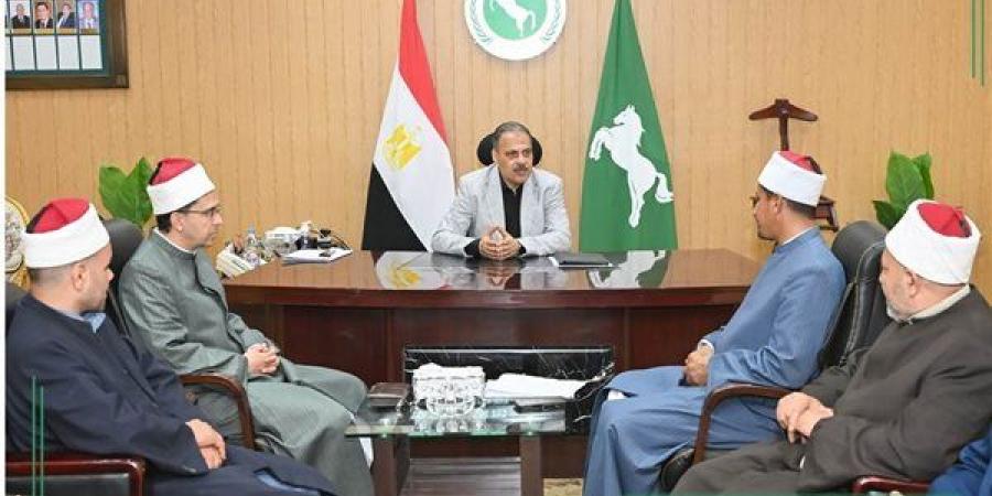 محافظ الشرقية: تنفيذ قوافل دعوية لنشر الفكر الوسطي وتعزيز القيم الأخلاقية
