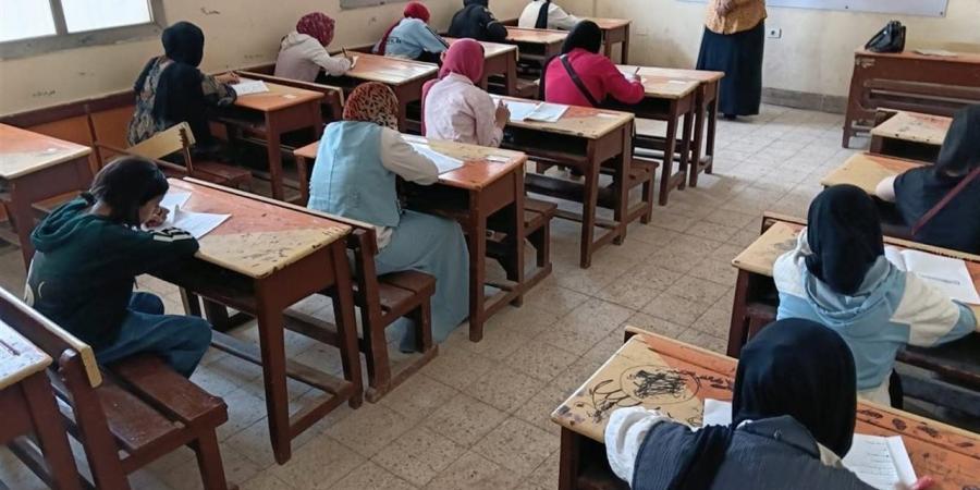 لليوم الثاني.. انتظام امتحانات النقل بالغربية وسط إجراءات مشددة