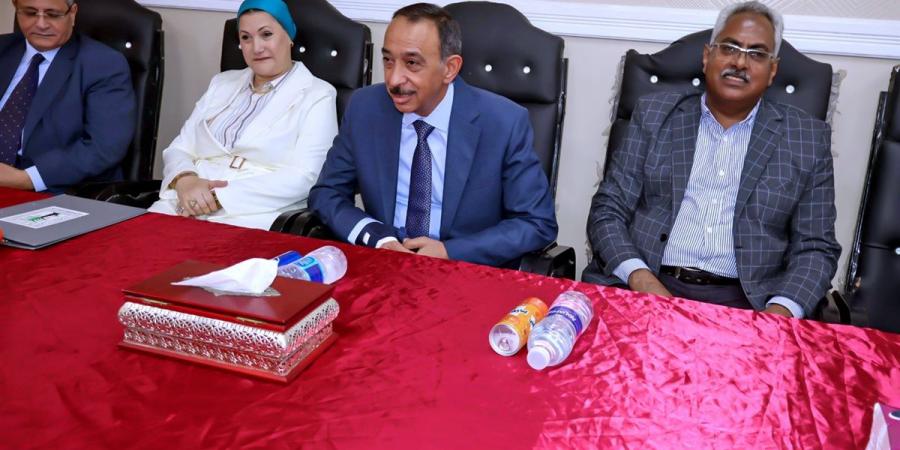 محافظ سوهاج ورئيسة المجلس القومي للطفولة والأمومة يفتتحان مقر فرع المجلس بالمحافظة