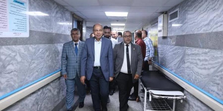 محافظ المنيا يتفقد مستشفى التأمين الصحي