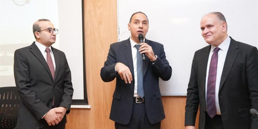 رئيس "الرقابة المالية" يشهد فعالية لتوعية طلاب جامعة القاهرة الأهلية بالقطاع المالي