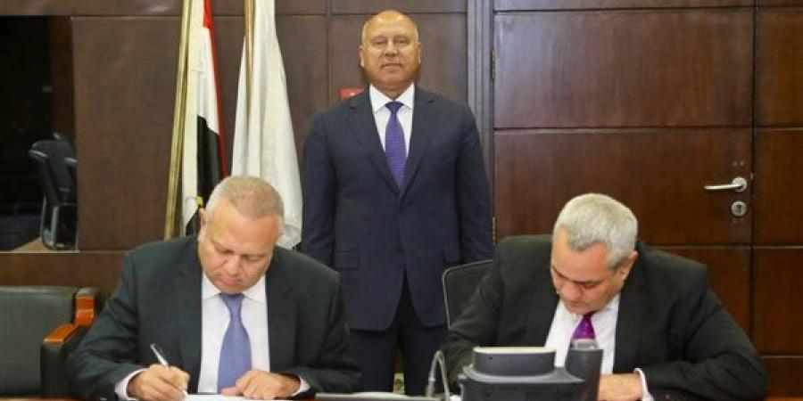 وزير النقل يشهد توقيع مذكرة تفاهم لإنشاء ميناء برج العرب الجاف ومنطقة لوجيستية متكاملة