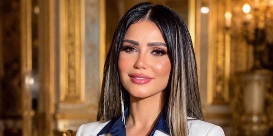 إيناس عز الدين تهنئ عادل إمام بعيد ميلاده وتكشف أسرار كواليس مسرحية "بودي جارد"