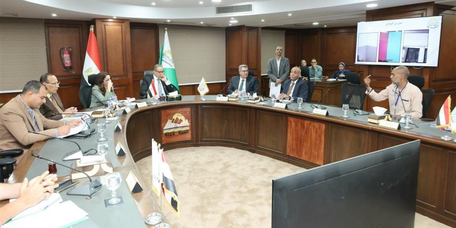 محافظ الجيزة يتابع شكاوى المواطنين في الدقي والطالبية
