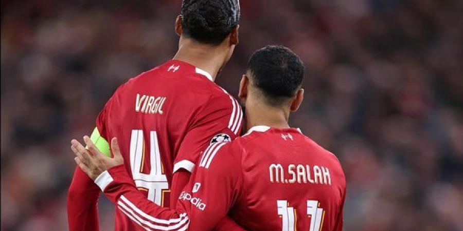 فان دايك يشيد بمحمد صلاح: لاعب يظهر مرة واحدة في العمر