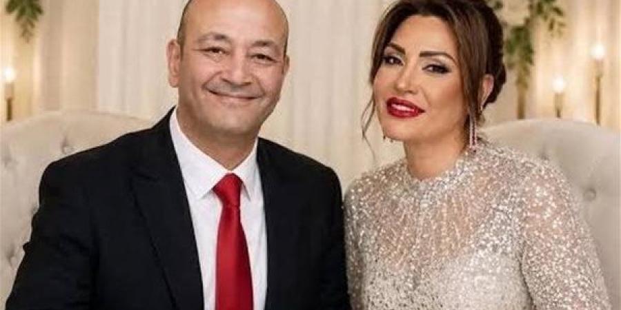 الإعلامي عمرو أديب بالعرض الخاص لفيلم 7DOGS "أنا راجل متزوج حالياً"