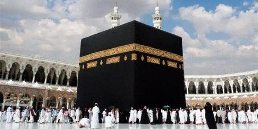 فتاوى الحج.. حكم سفر المرأة للحج مع ابن زوجها