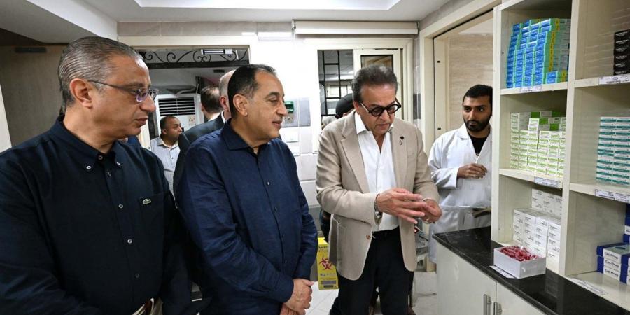 رئيس الوزراء يفتتح عيادة "روز اليوسف" المطورة للتأمين الصحي بكفر طهرمس