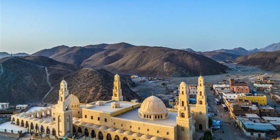 رغم اعتماد موعد جديد.. مريدو أبو الحسن الشاذلي يتوافدون إلى وادي حميثرة
