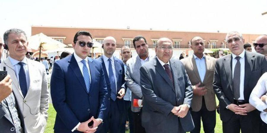 ملتقى توظيفي بالفيوم بعنوان «من التعليم إلى التوظيف» لدعم الشباب وتوفير البدائل الإيجابية