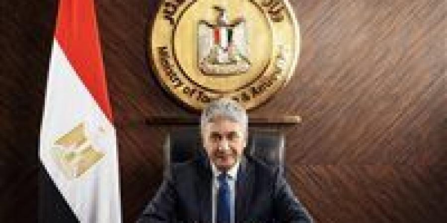 استعداداً لاستقبال ظاهرة الكسوف الكلي للشمس.. وزير السياحة يصدر قراراً بتشكيل لجنة للتجهيز لتنظيم فعاليات الحدث الاستثنائي