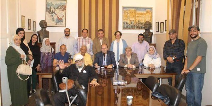 احتفاء بالأدب الساخر وفن الكاريكاتير.. شعبة الفصحى تنظم ندوة باتحاد الكتاب