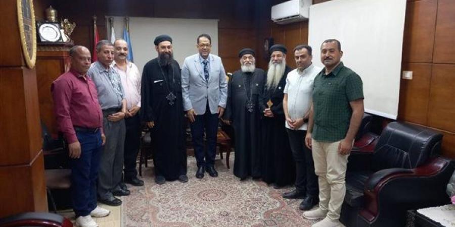 وكيل تعليم الغربية يستقبل وفدًا كنسيًا للتهنئة بعيد الأضحى المبارك