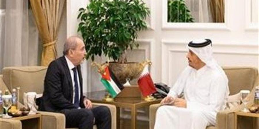 وزيرا خارجية قطر والأردن يبحثان هاتفيا جهود الوساطة لخفض التصعيد بين واشنطن وطهران