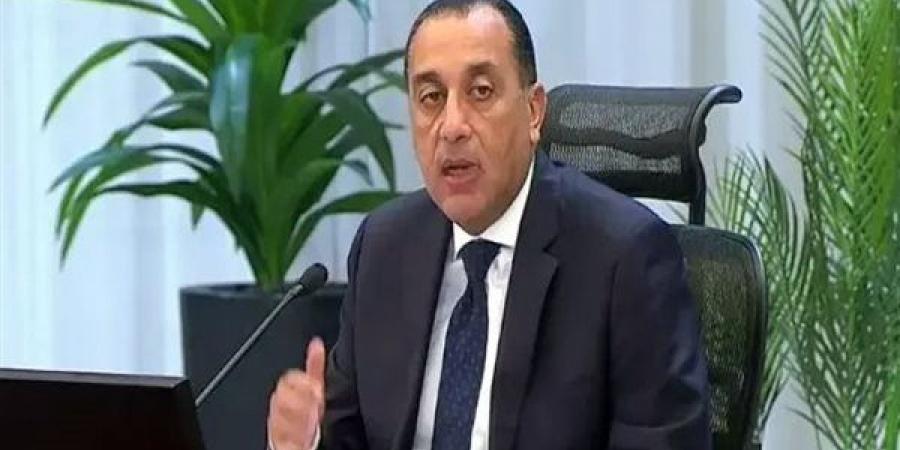 رئيس الوزراء يعقد اجتماعا مع أهالى نزلة السمان لماقشة مخططات تطوير المنطقة