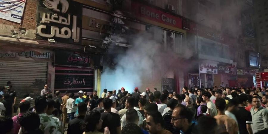 السيطرة على حريق هائل داخل محل تجاري وسط مدينة دمنهور دون خسائر بشرية