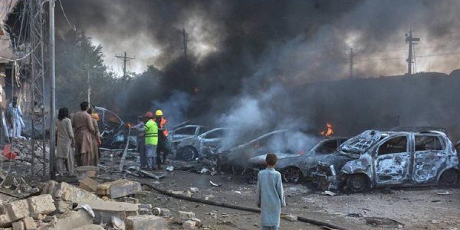 مقتل 24 شخصًا في تفجير استهدف قطارًا يقل عسكريين بإقليم بلوشستان الباكستاني