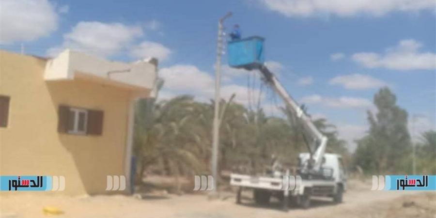 رئيس مدينة سيوة: صيانة دورية لأعمدة الإنارة بنطاق قرية أبو شروف