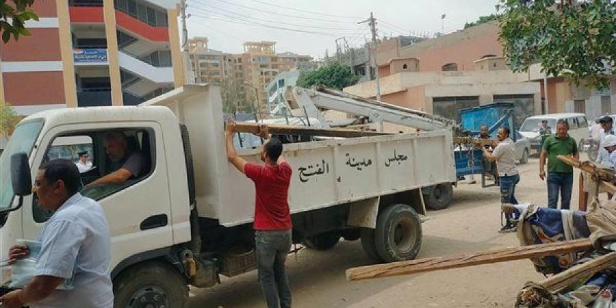 محافظ أسيوط: استمرار حملات رفع الإشغالات وتحسين مستوى الانضباط بمركز ومدينة الفتح