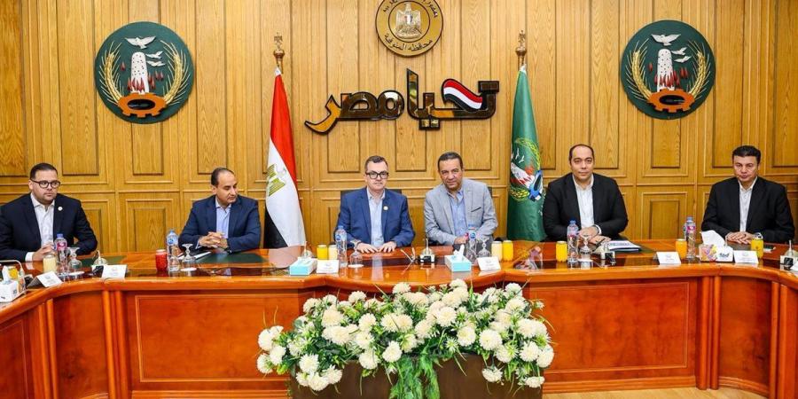 وزير التخطيط: توفير كافة أوجه الدعم للارتقاء بالخدمات الأساسية وجهود التنمية بالمحافظات