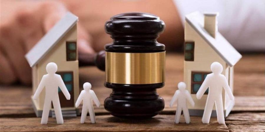 حضانة الأطفال بعد الطلاق.. متى تنتقل الحضانة من الأم إلى الأب؟