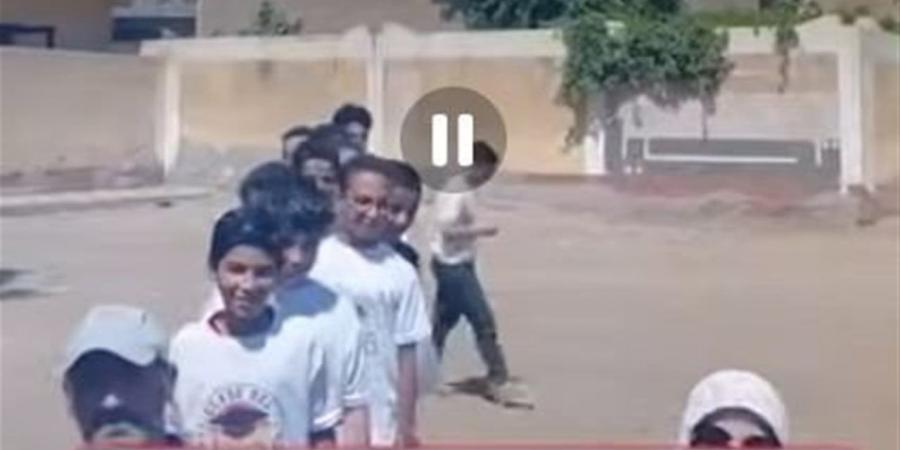 أجواء مرحة في مدرسة بالدقهلية بسبب منافسة على لقب أفضل معلم (فيديو)