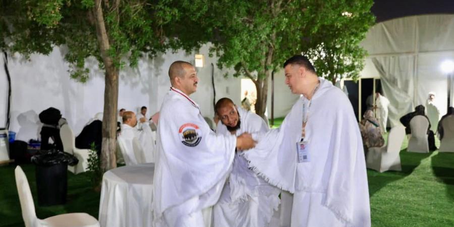 رئيس بعثة حج الجمعيات الأهلية: جميع الحجاج بعرفات ويتمتعون بصحة جيدة