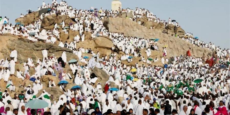 "القاهرة الإخبارية": عرفات يشهد أكبر تجمع ديني بالعالم باستعدادات غير مسبوقة وتقنيات حديثة