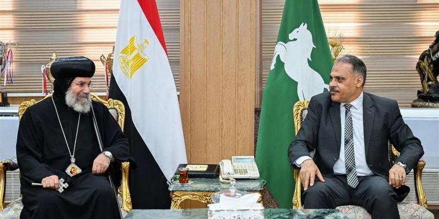 محافظ الشرقية يستقبل أسقف ميت غمر ودقادوس وبلاد الشرقية والوفد الكنسي للتهنئة بالعيد