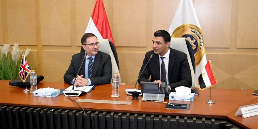 مصر وبريطانيا تبحثان توسيع التعاون الصناعي وزيادة الاستثمارات