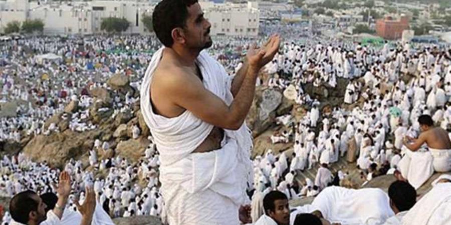 السعودية تدعو الحجاج للبقاء في المخيمات حتى الرابعة عصرا تجنبا للإجهاد الحراري