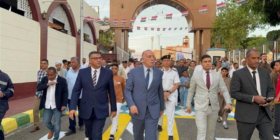 بحضور الآلاف.. محافظ قنا يؤدي صلاة عيد الأضحى بمسجد السيد عبدالرحيم القنائي
