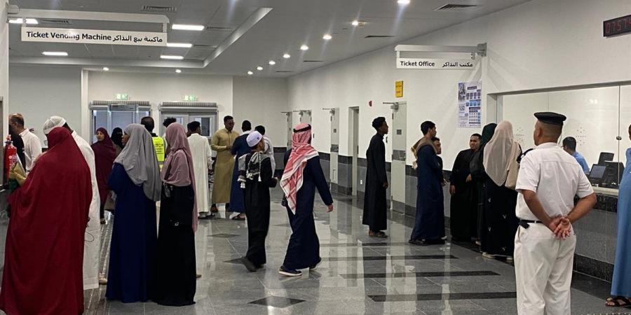 إقبال كبير على المونوريل للتوجه إلى النهر الأخضر بالعاصمة الجديدة احتفالًا بعيد الأضحى