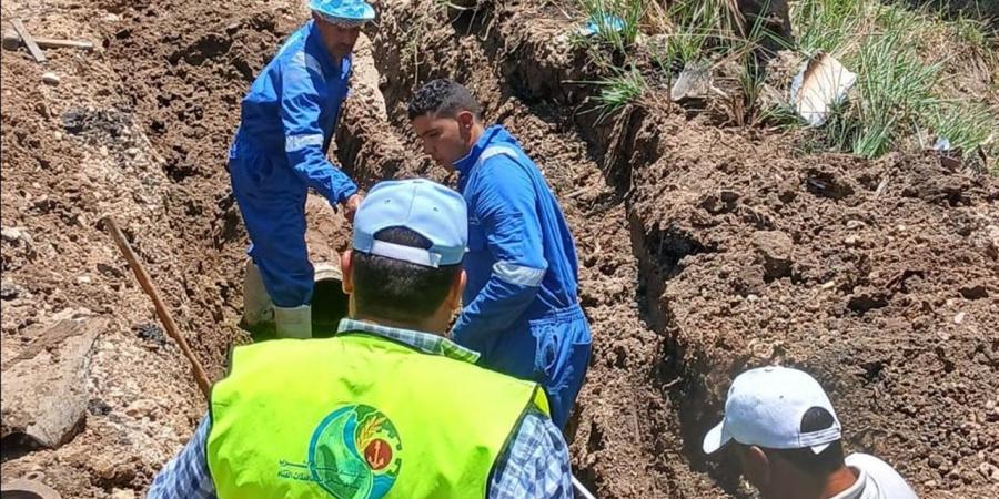 إعادة ضخ المياه.. إصلاح كسر مفاجئ بخط مياه قرية الجزيرة الخضراء بالإسماعيلية