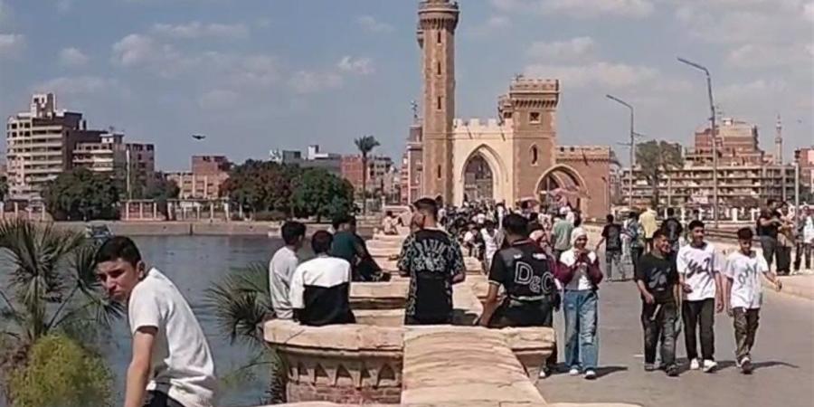 رحلات ونزهات وأجواء مميزة.. إقبال كبير على القناطر في العيد (بث مباشر)