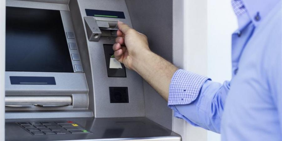 البنوك تواجه ضغط السحب النقدي بتغذية مستمرة للـATM