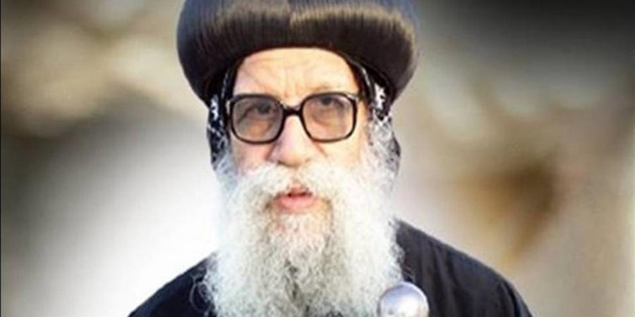 الأنبا أرسانيوس يترأس قداس عيد حلول الروح القدس بالخارجة