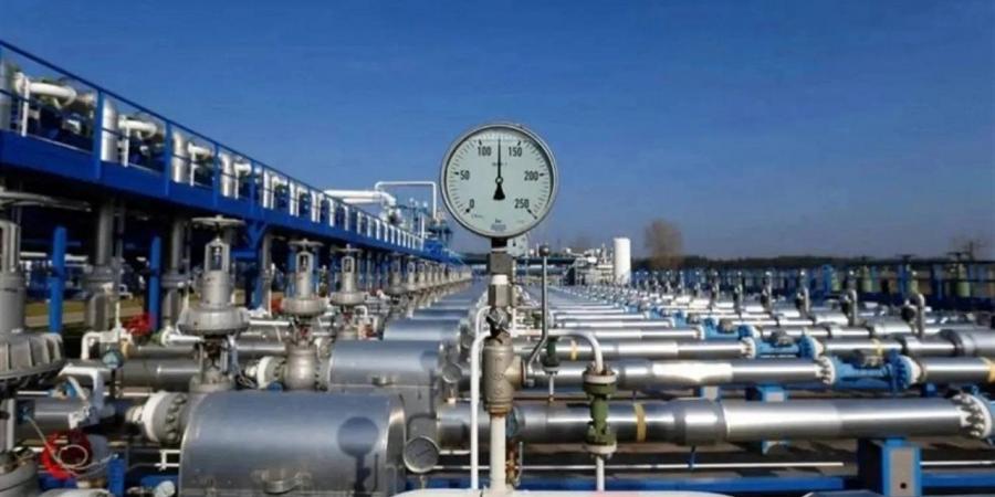 الغاز الطبيعي يهبط إلى 3.18 دولار وسط ضغوط بيعية في الأسواق العالمية