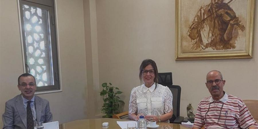 بعد أن فجرتها الـ"الدستور" وزيرة الثقافة تستقبل المترجم سمير عبدربه