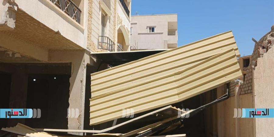 "العاشر من رمضان" يوقف مخالفات بنائية ويزيل تعديات على أملاك الدولة