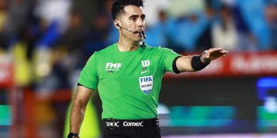 طاقم حكام مكسيكي لودية منتخب مصر و البرازيل