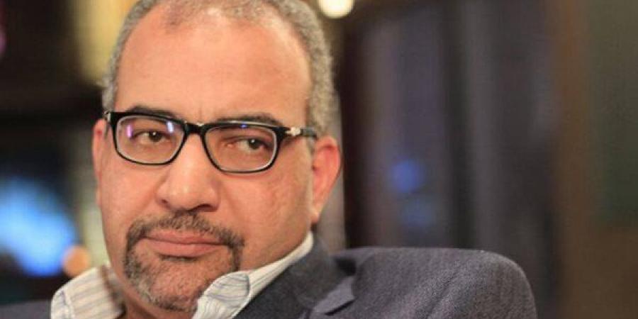 محكمة الأسرة تقضي بإلزام بيومي فؤاد بدفع أجرة مسكن ومدرسة ونفقة صغير لطليقته